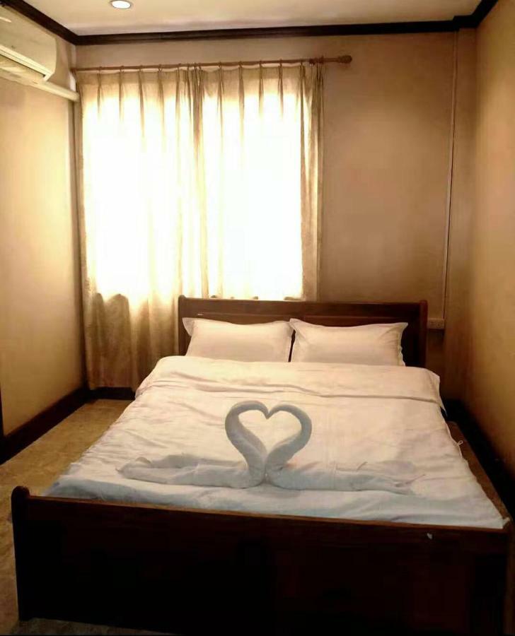 Green Land Hotel Ban Nongdouang Extérieur photo