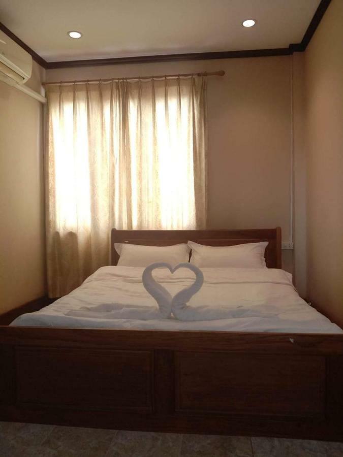 Green Land Hotel Ban Nongdouang Extérieur photo