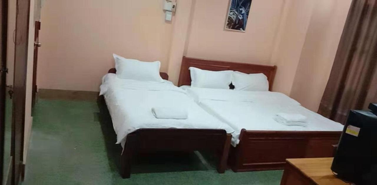 Green Land Hotel Ban Nongdouang Extérieur photo